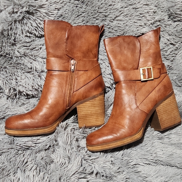 Brown Leather Ankle Boots - Picture 1 of 10